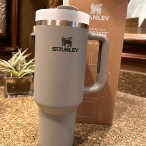 Stanley 40 Oz  tumbler with handle Flint